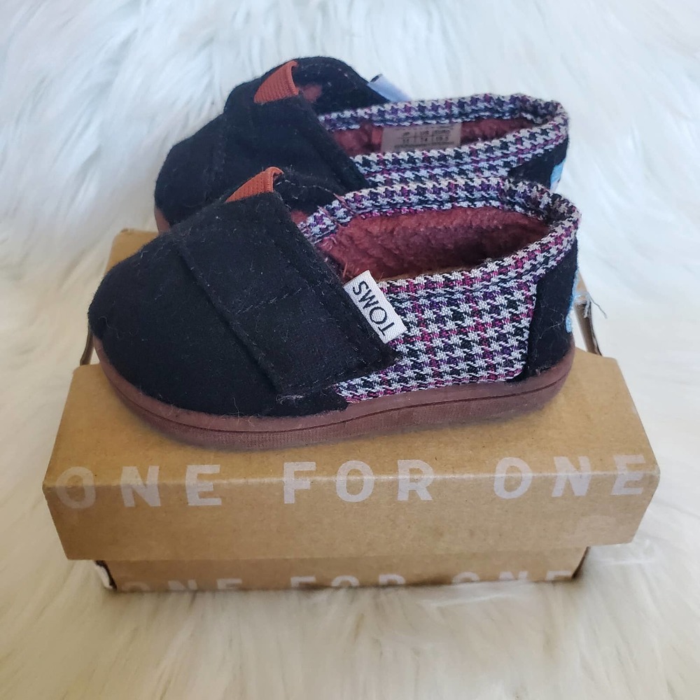 Toms Shoes Classic Grey Houndstooth Baby Shoes Size 4